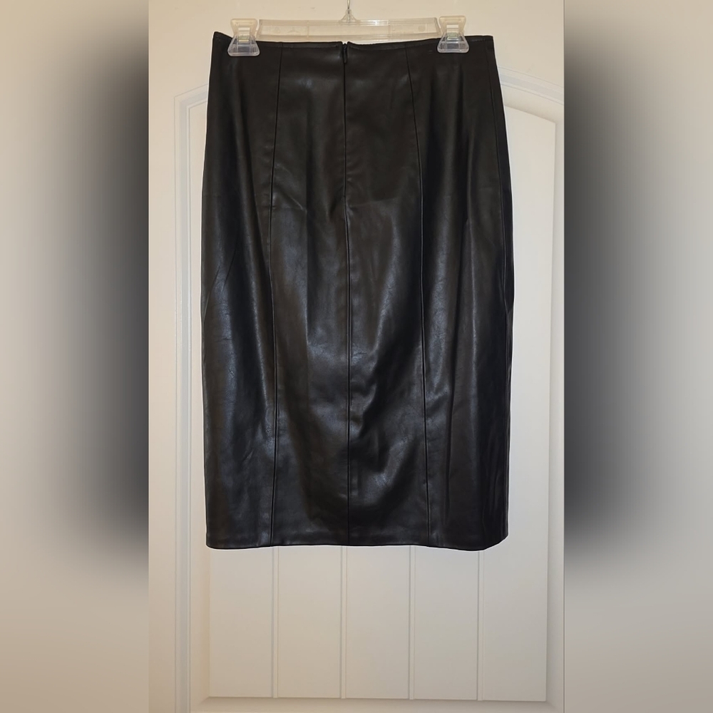 Versona Black Leather Pencil Skirt Zip Back Slit Front Size Med NWT